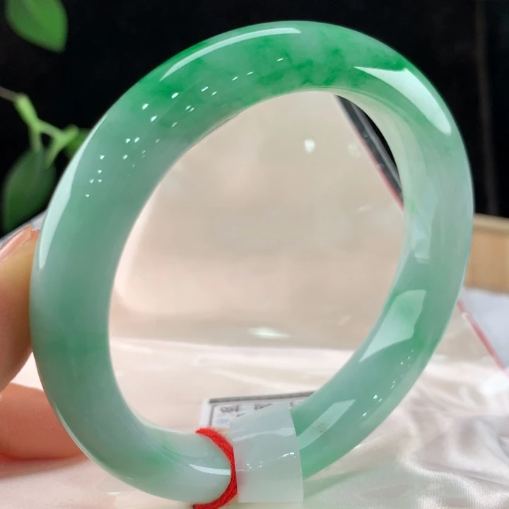 翡翠手镯未镶嵌111-0826