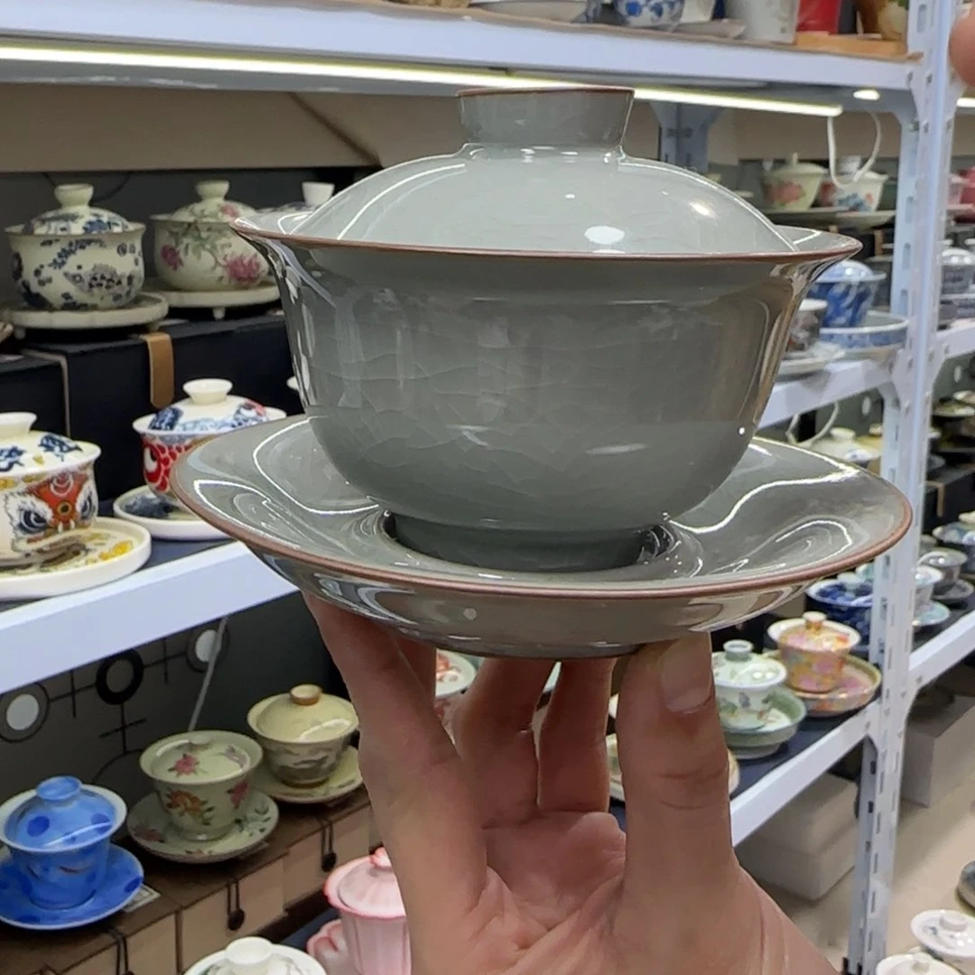 高温下的高温天气使人心情愉悦