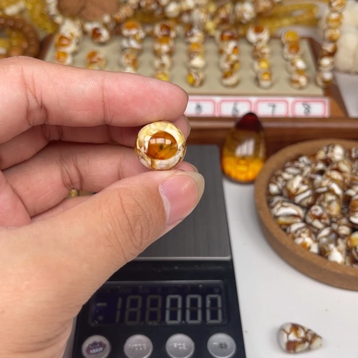 琥珀裸石未镶嵌穆***185号