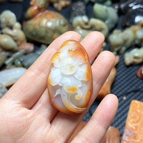 白玉菩提吊坠摆件