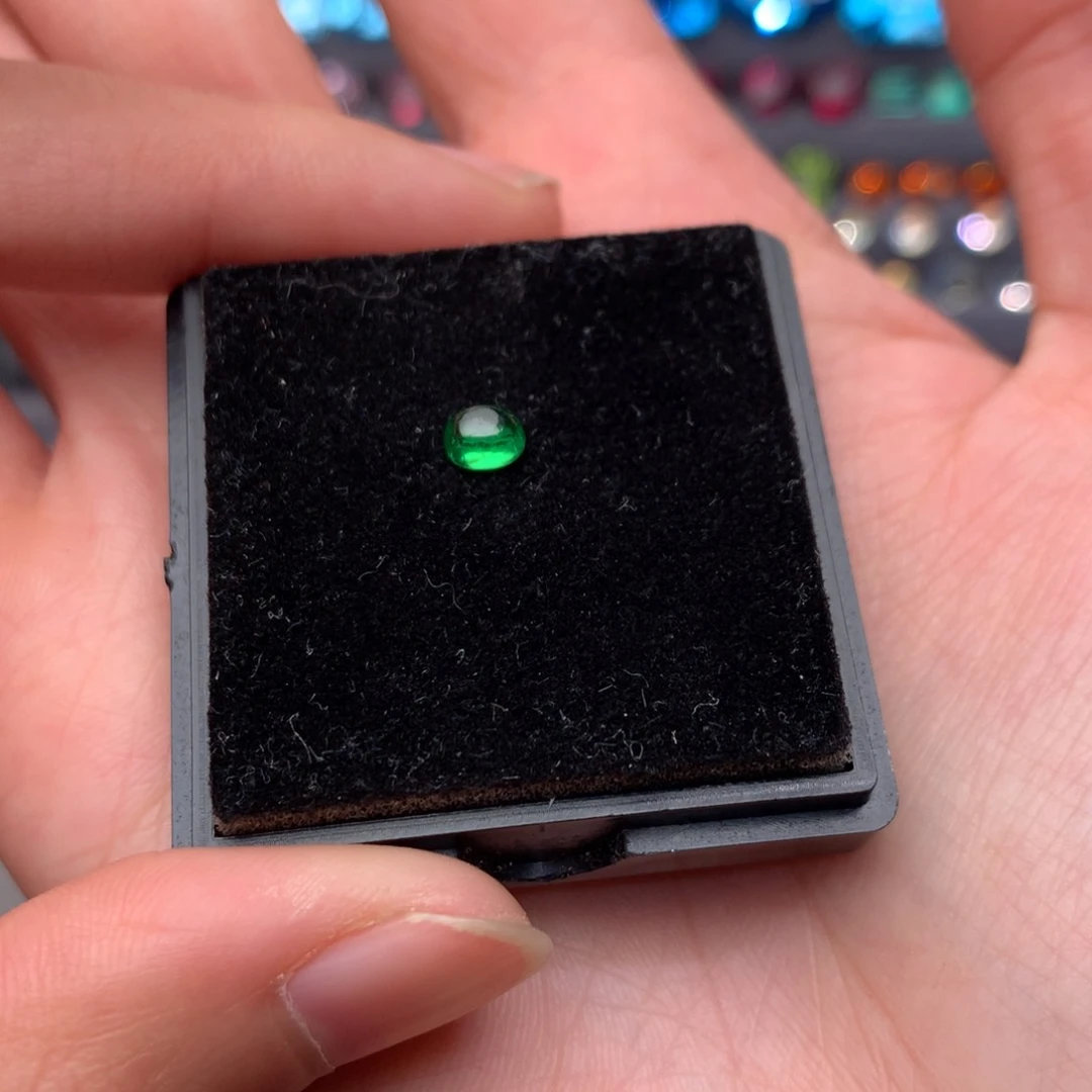 未镶嵌裸石石榴石（沙弗莱）0.56ct