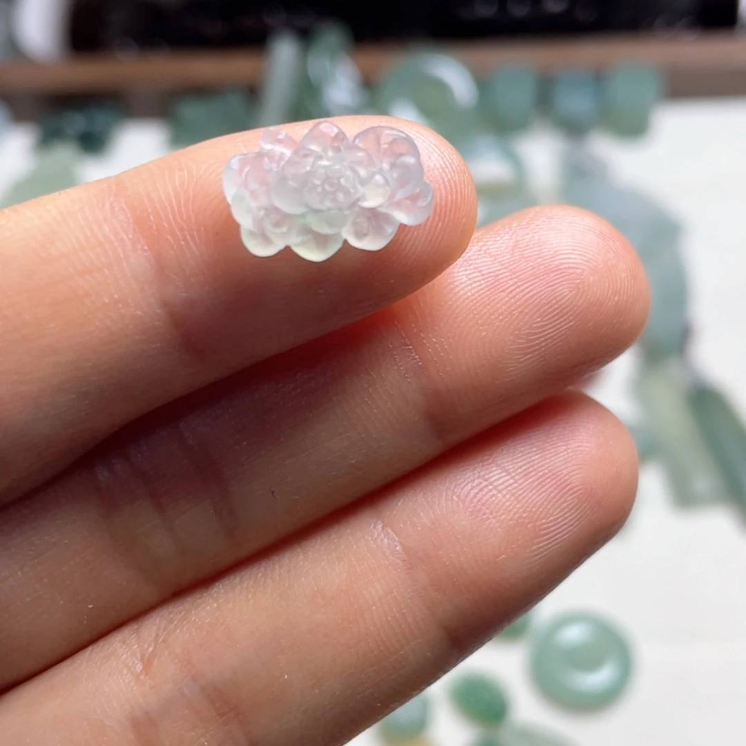 定制翡翠未镶嵌莲花