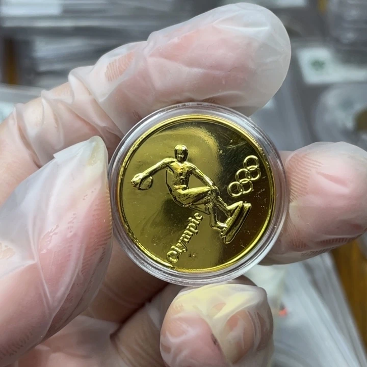 其他普通金属不****华新奥运纪念章