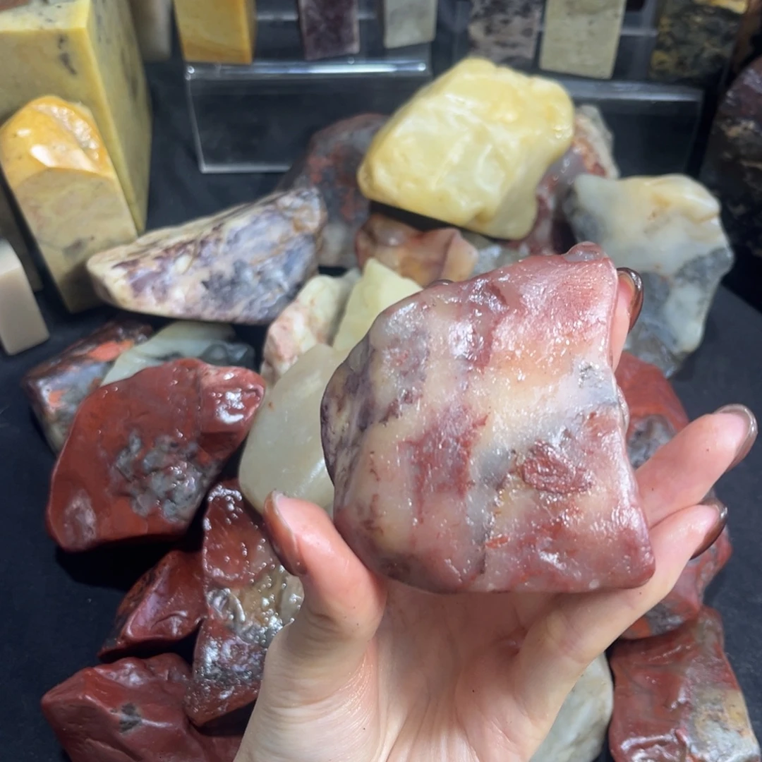 溜****大叶紫檀（黑酸枝木类）寿山石