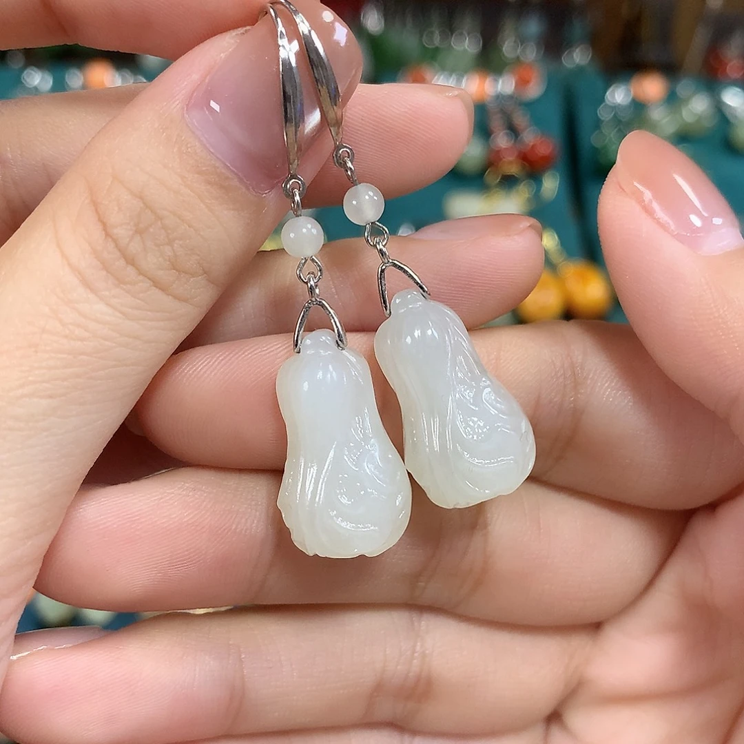 和田玉银S925镶嵌耳饰大白菜卡21.5左右