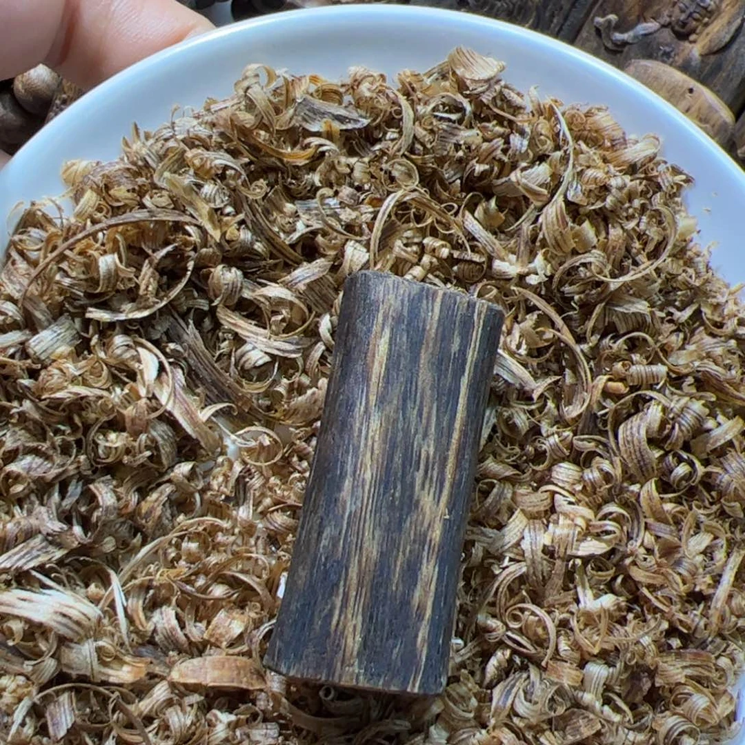 沉香碎屑沉香白棋素牌10克+