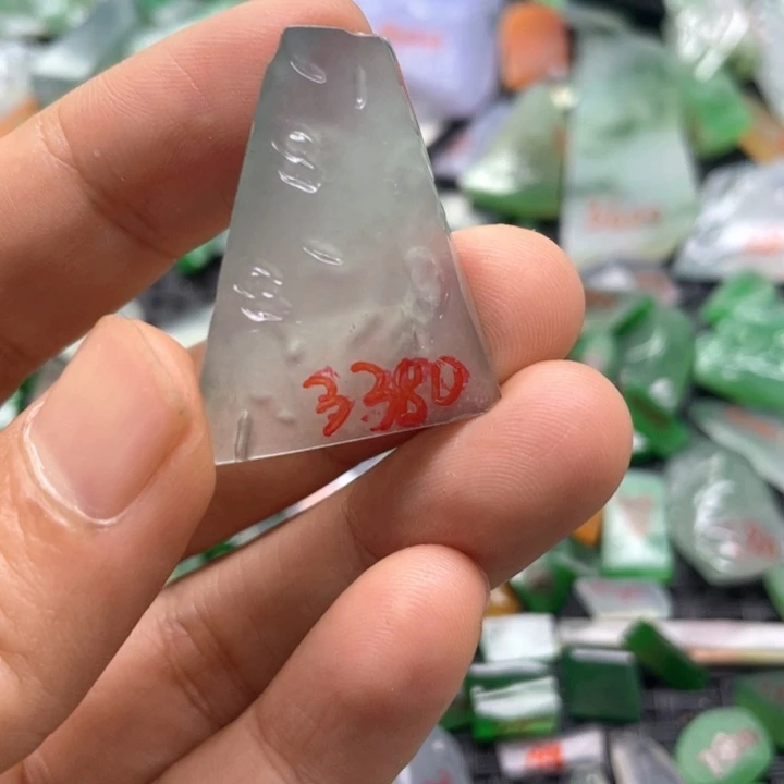 定制翡翠未镶嵌阿*?天然翡翠