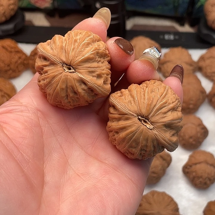 B***K核桃手串/手链铁锤40