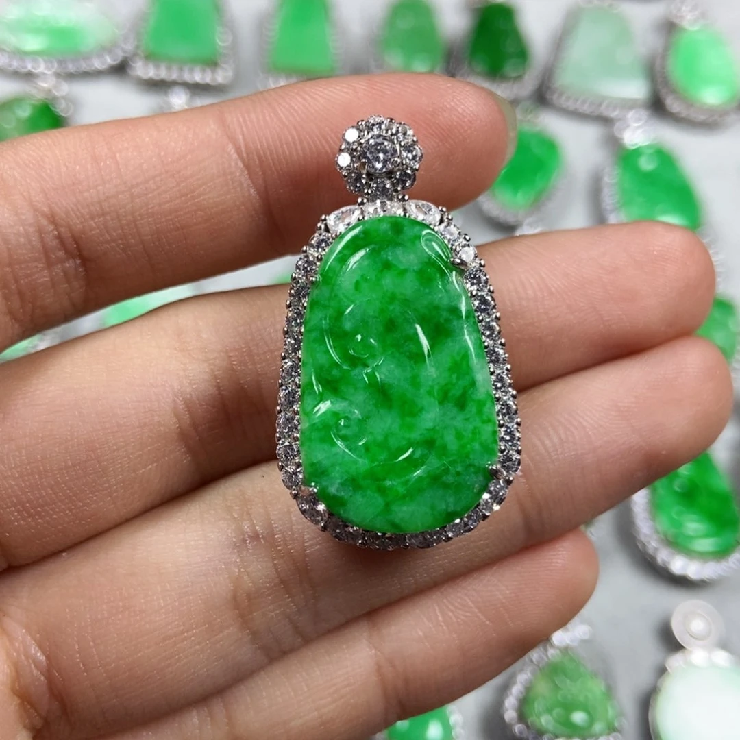 颈饰未镶嵌翡翠如意