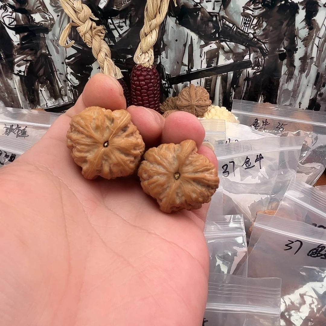 乔***毅文玩核桃把件舍利子手捻32尺