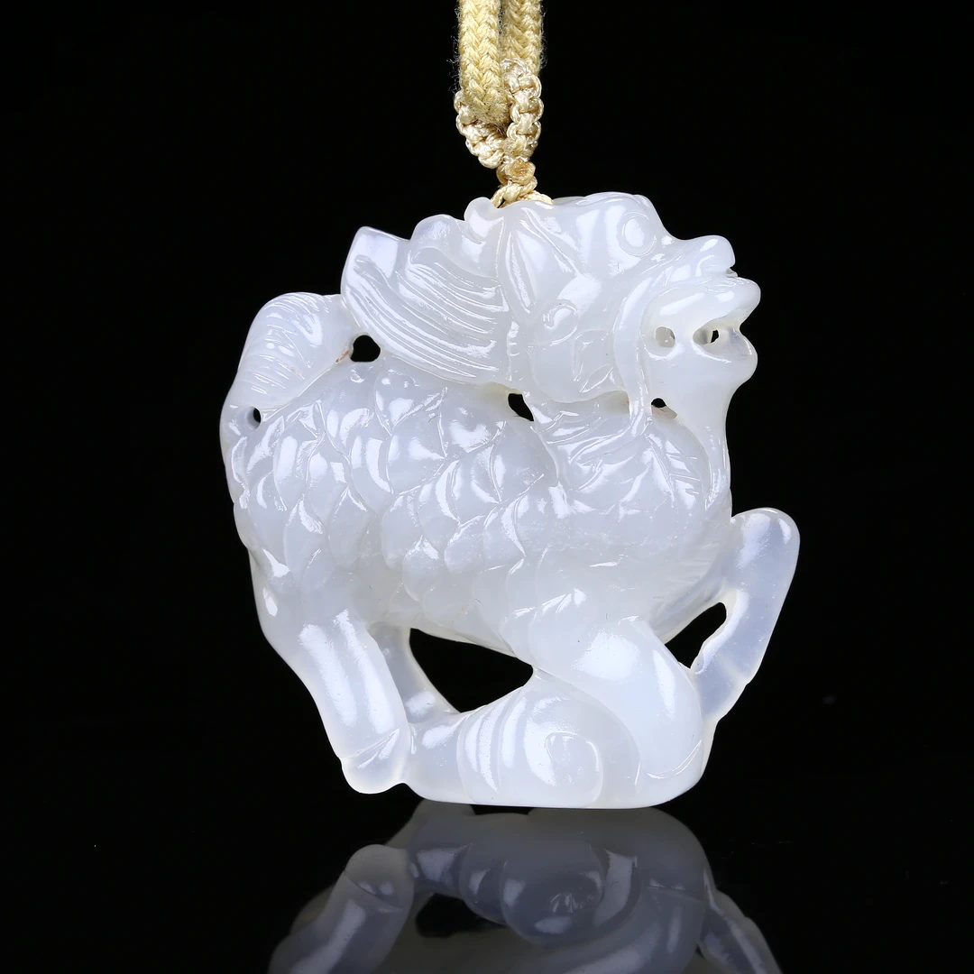 1230030和田玉立体双面麒麟送福吊坠
