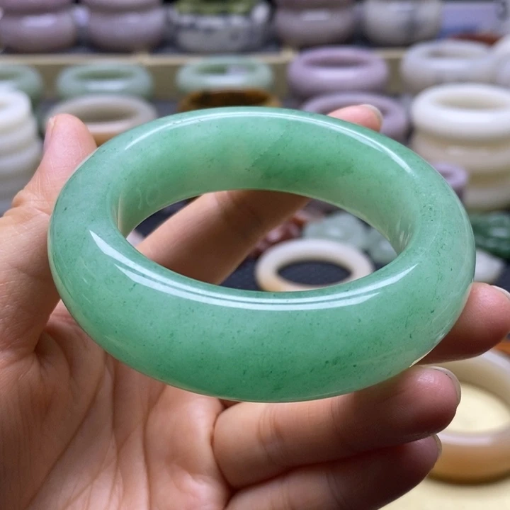 石英质玉未镶嵌手镯