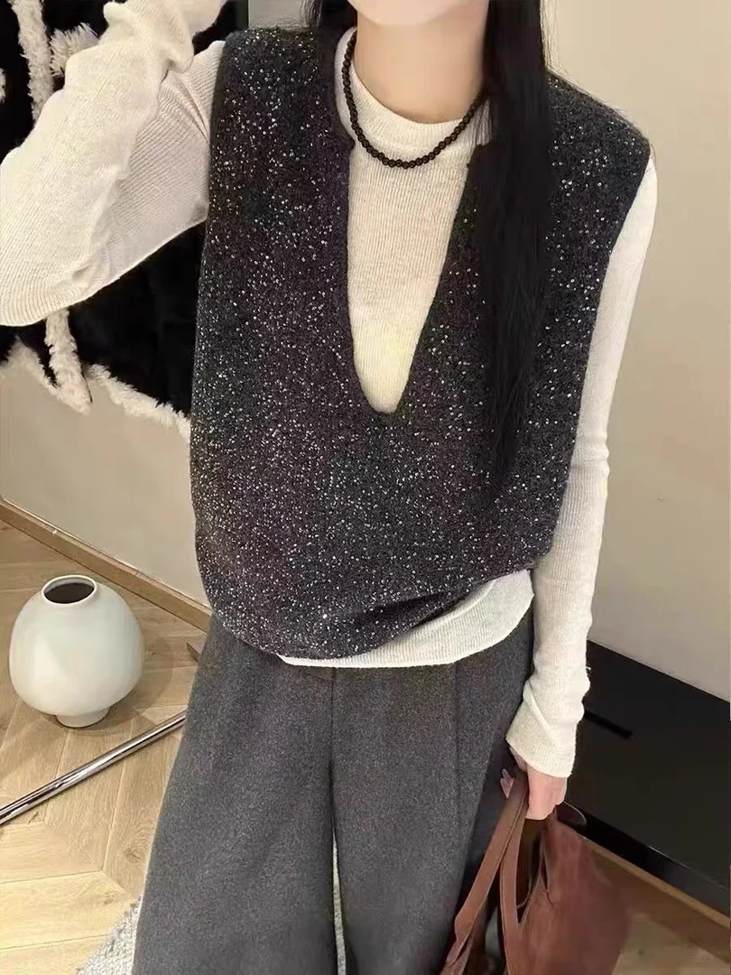 （小猪）欧洲站2025新款欧货高级灰深V重工亮片无袖羊毛针织背心