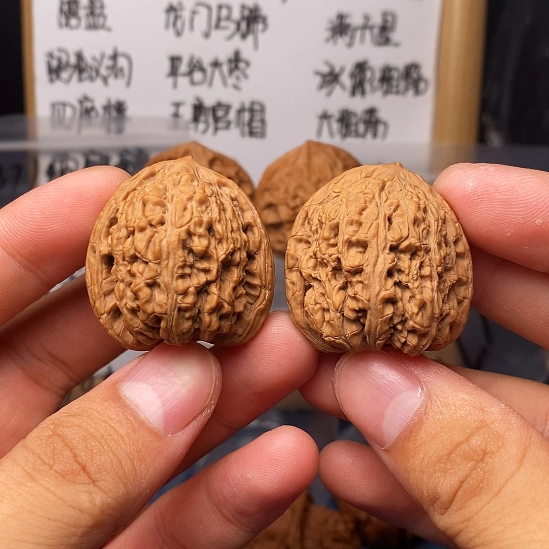 文玩核桃吊坠红玛瑙