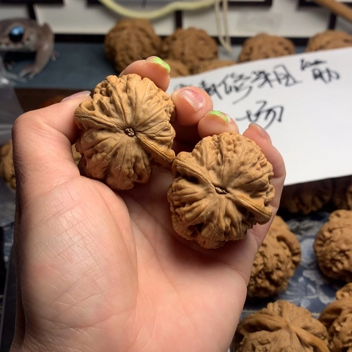 吊坠文玩核桃邓*飞粗筋