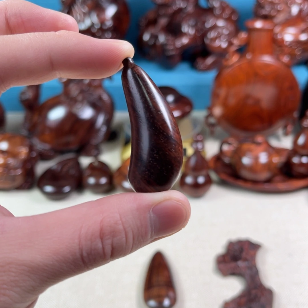 黄花梨/降香黄檀把件茄子