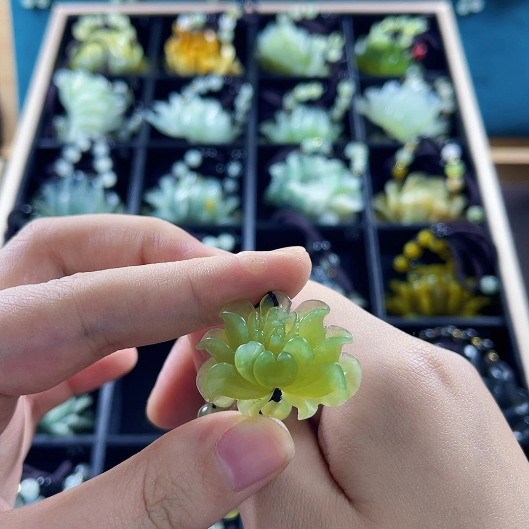 蛇纹石玉颈饰未镶嵌牡*