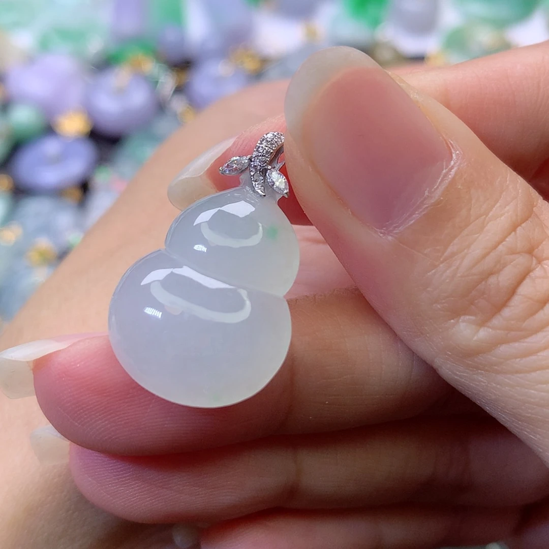 【闪购商品】吊坠(赠链)18K金镶嵌翡翠