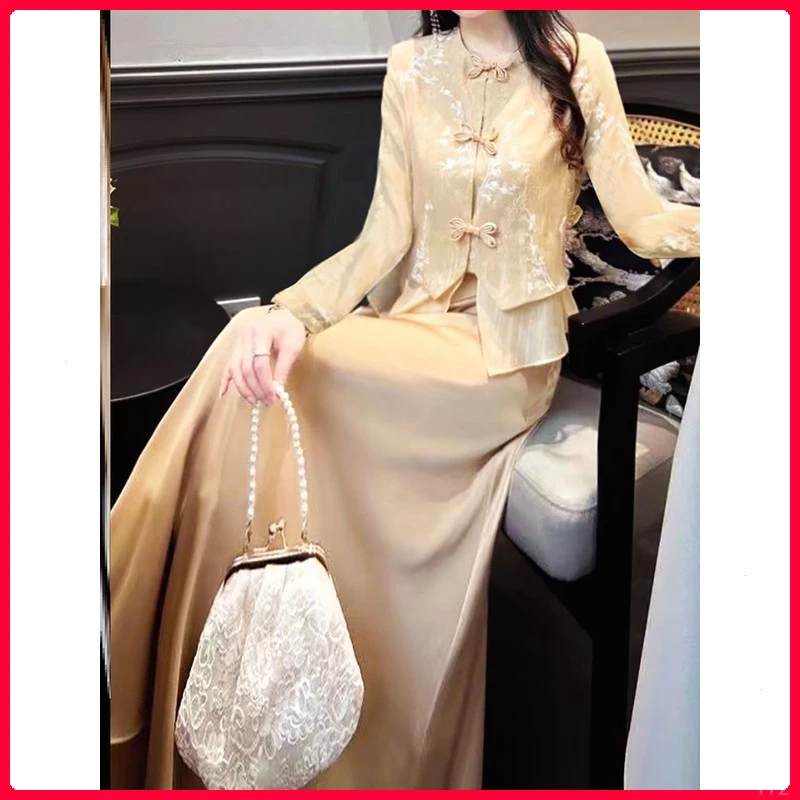 秋季新中式国风刺绣盘扣上衣a字大摆半身裙2025新款两件套连衣裙