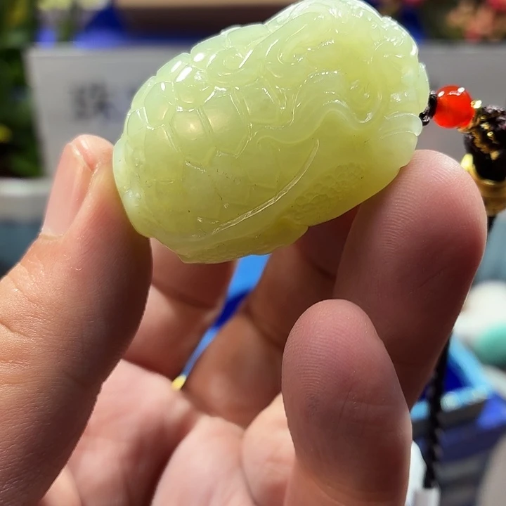 颈饰未镶嵌和田玉（糖玉）