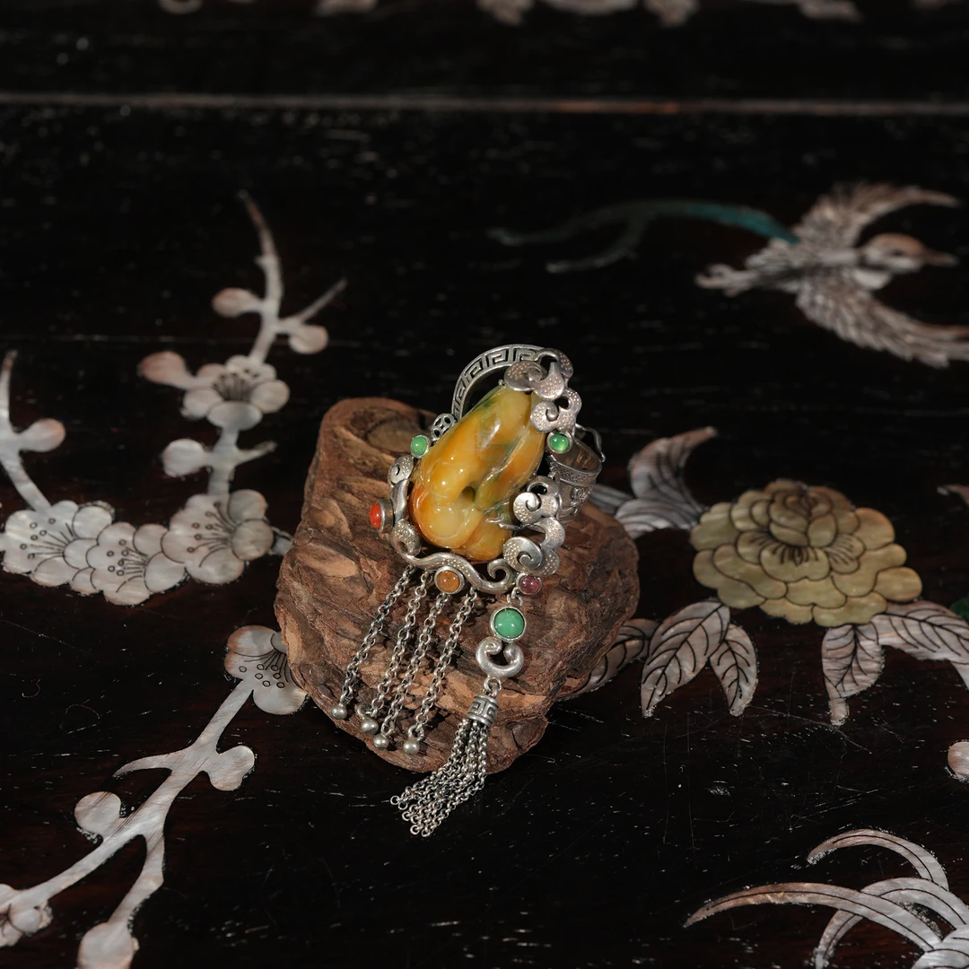 2.24香港王老板-翡翠镶嵌戒指2t235