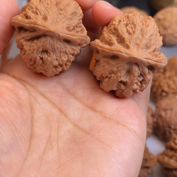 木质类文玩核桃凤凰台38