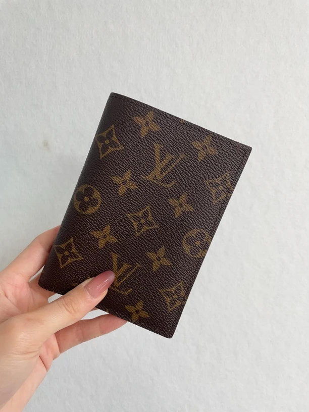 全新未使用 LouisVuitton/路易威登 老花卡片护件套芯片款