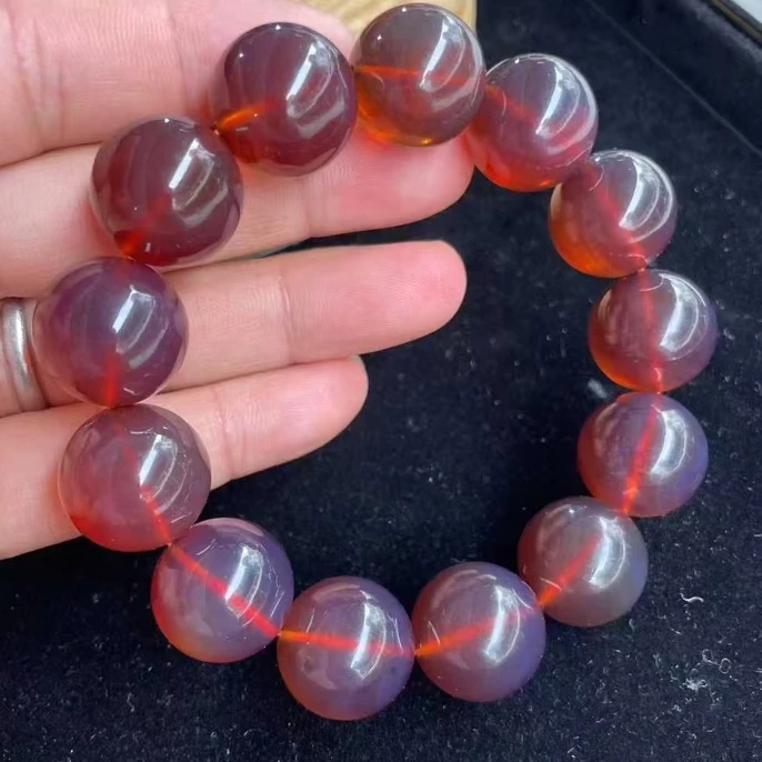 缅甸棕红琥珀手串，规格：18mm，重42克。
