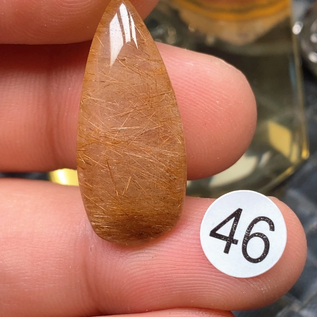 朱***妈未镶嵌颈饰水晶水晶