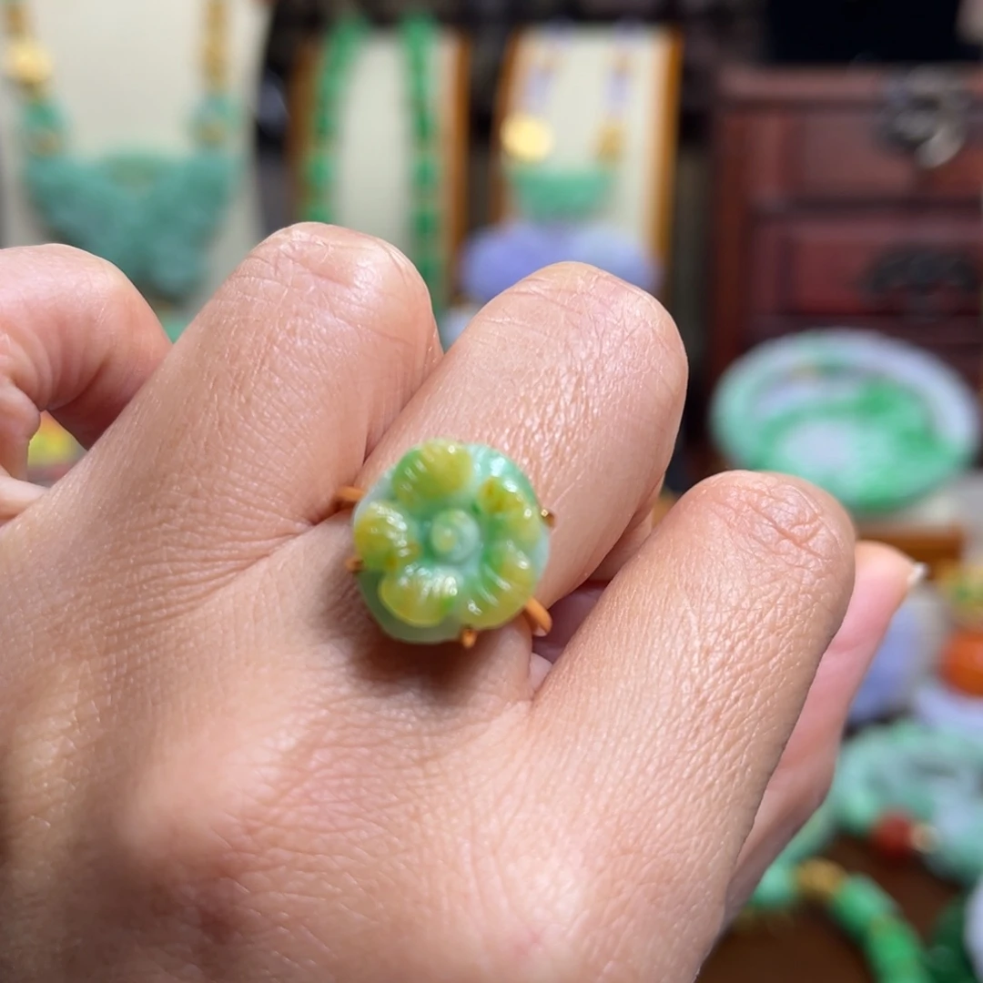 翡翠未镶嵌颈饰天然翡翠戒指