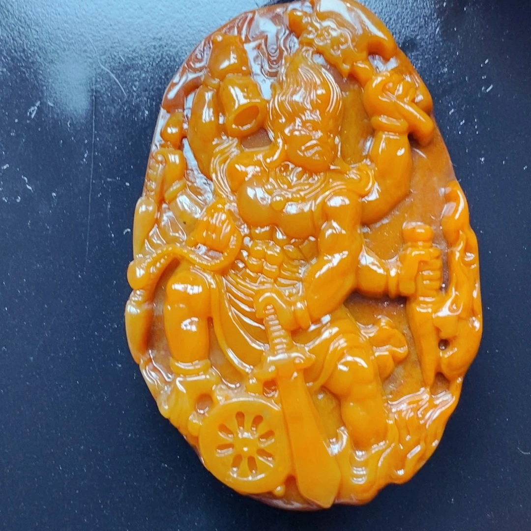 未镶嵌石英质玉（黄龙玉）颈饰