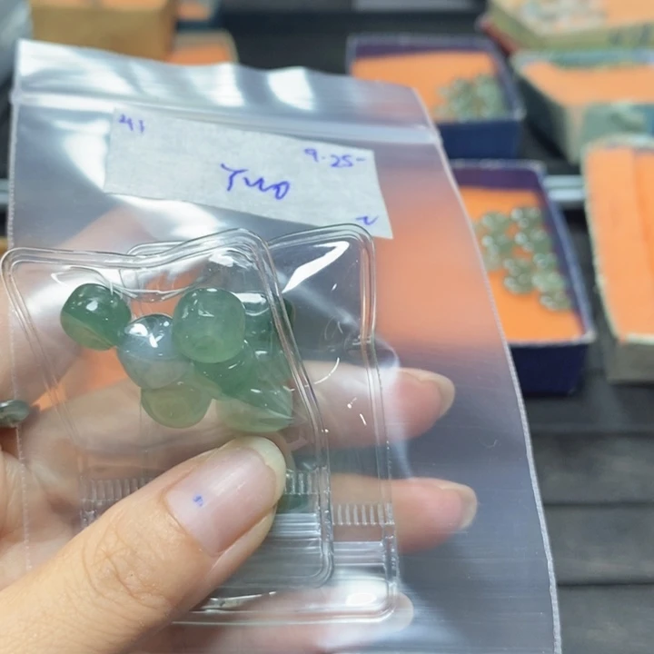 新***年定制翡翠未镶嵌不退