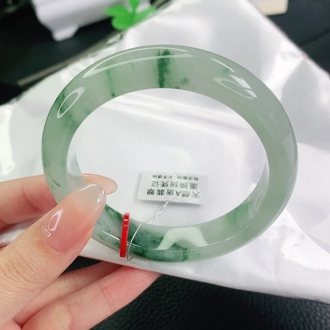 翡翠未镶嵌手镯56圈