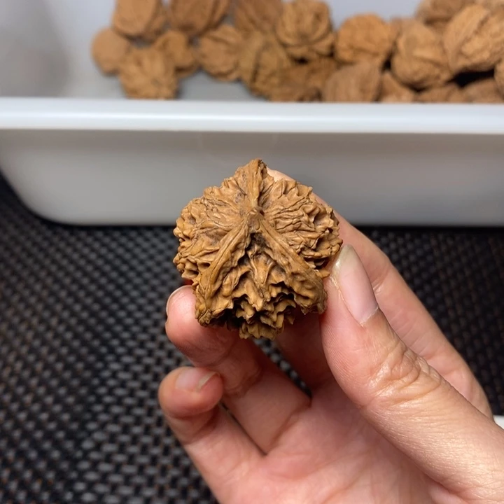 挪***林吊坠文玩核桃文玩核桃异形单只