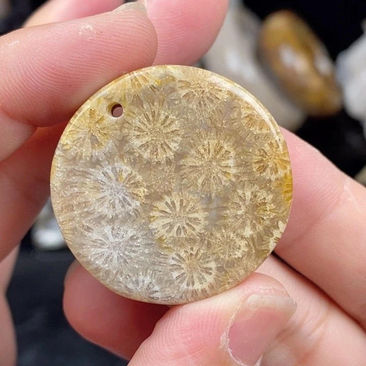 未镶嵌手镯（圆镯）硅化玉