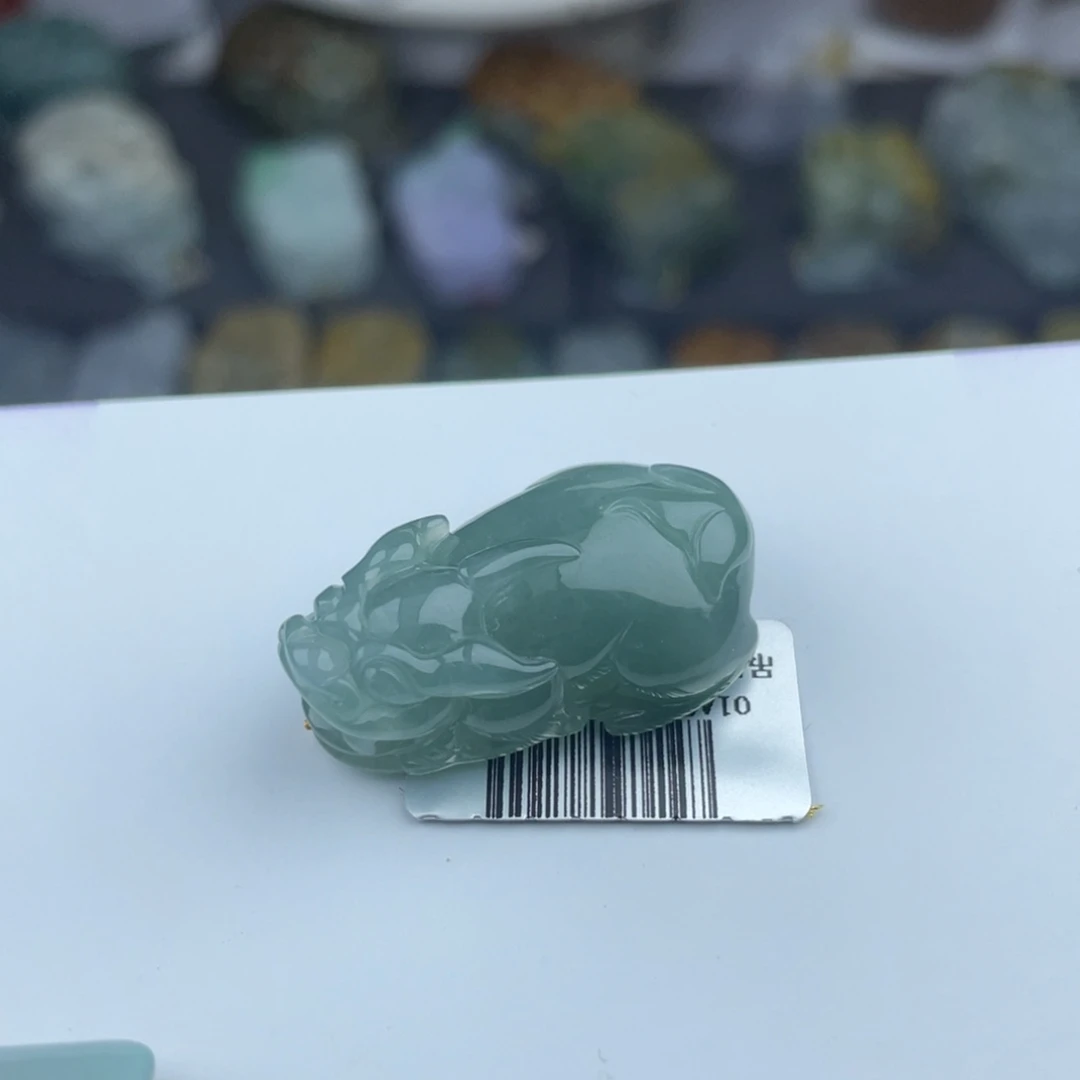 翡翠未镶嵌颈饰貔貅