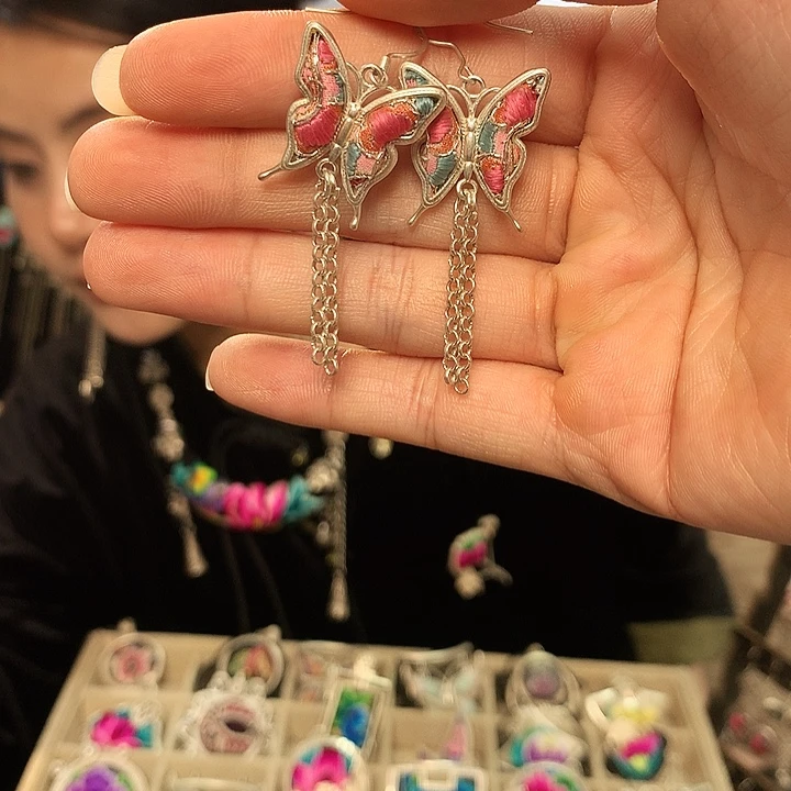 花岗石铁合金耳环