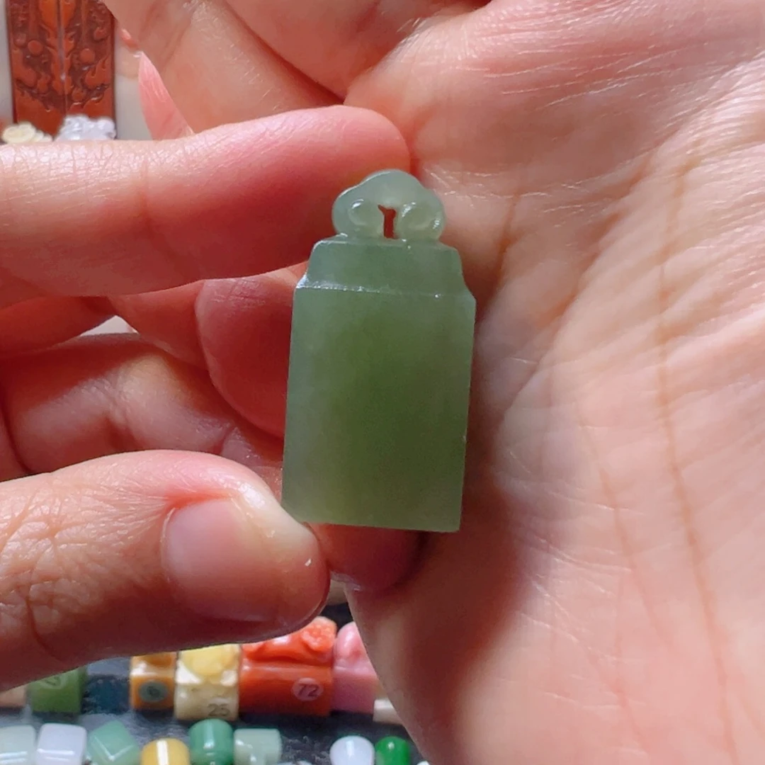 蓝****包手工刻字包手工刻字