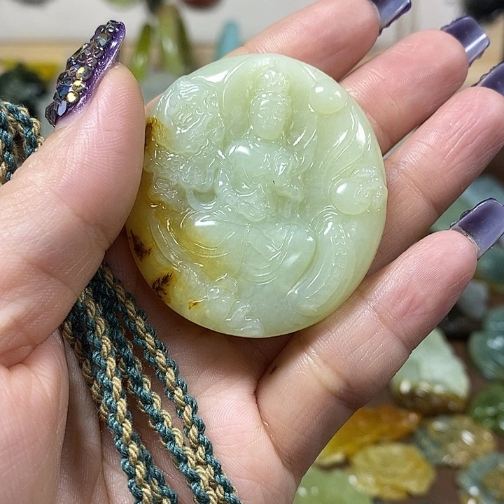 蛇纹石玉吊坠未镶嵌