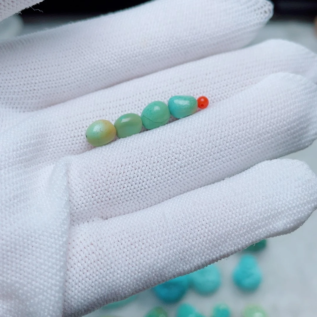 衣***位南红玛瑙未镶嵌珠宝奇石