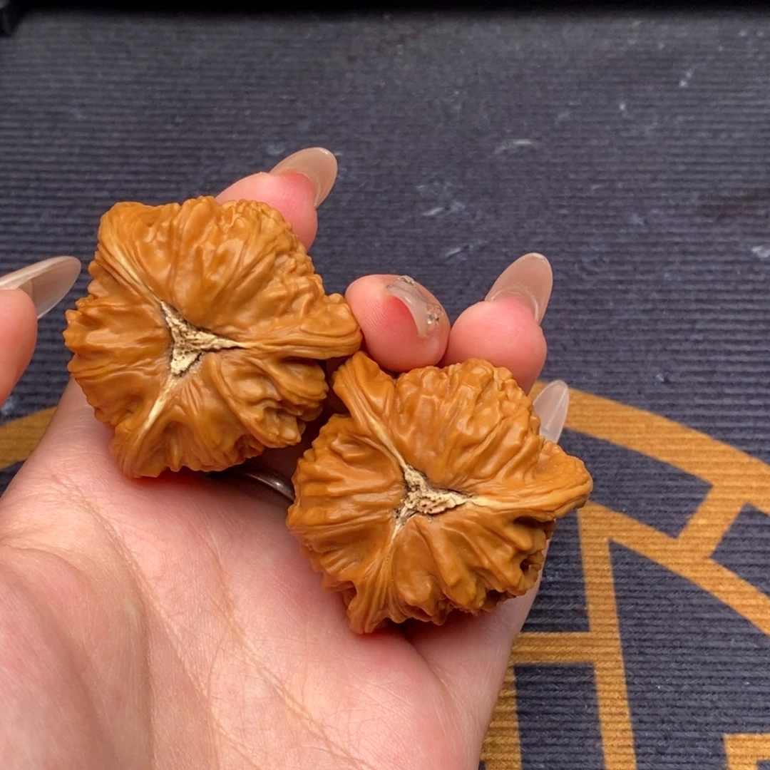 j***.吊坠文玩核桃白狮子正奔