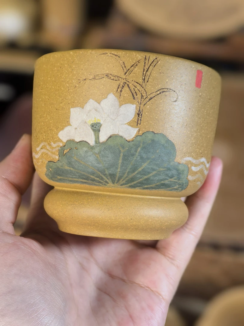 宜刻坊｜宜兴紫砂手工泥绘荷花系列高端主人杯黄金段大容量