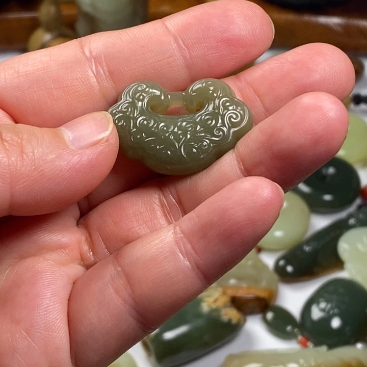 和田玉（糖玉）未镶嵌手镯