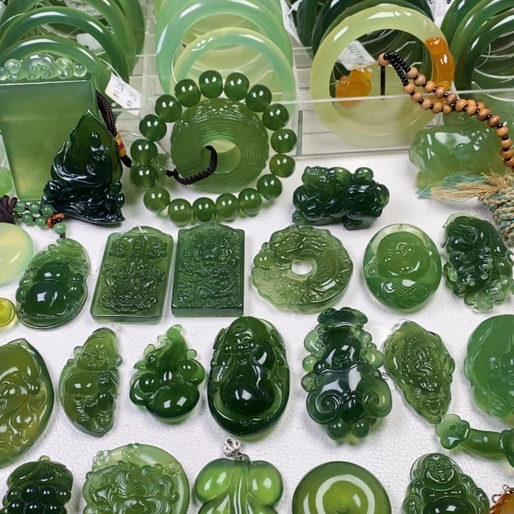 未镶嵌蛇纹石玉颈饰