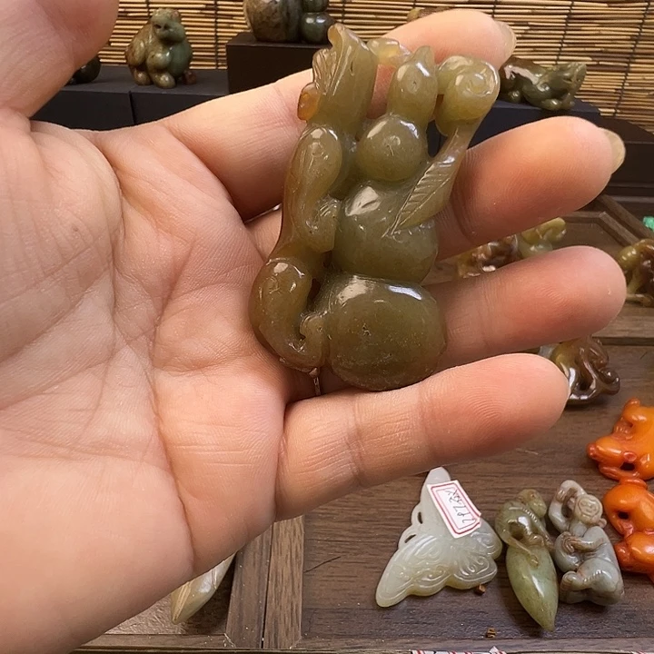 未镶嵌和田玉（糖玉）挂件