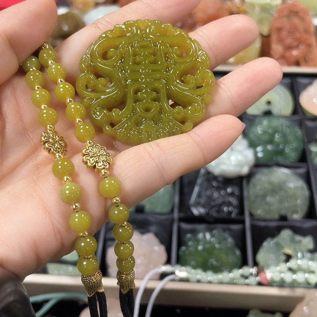 蛇纹石玉颈饰未镶嵌