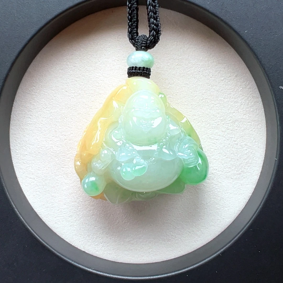 翡翠未镶嵌颈饰佛