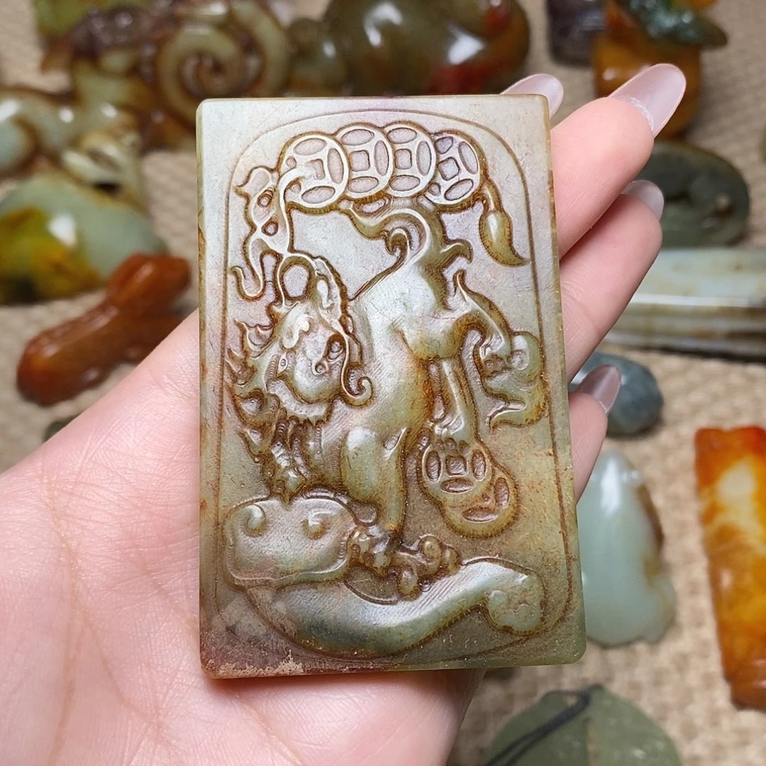 未镶嵌蛇纹石玉颈饰