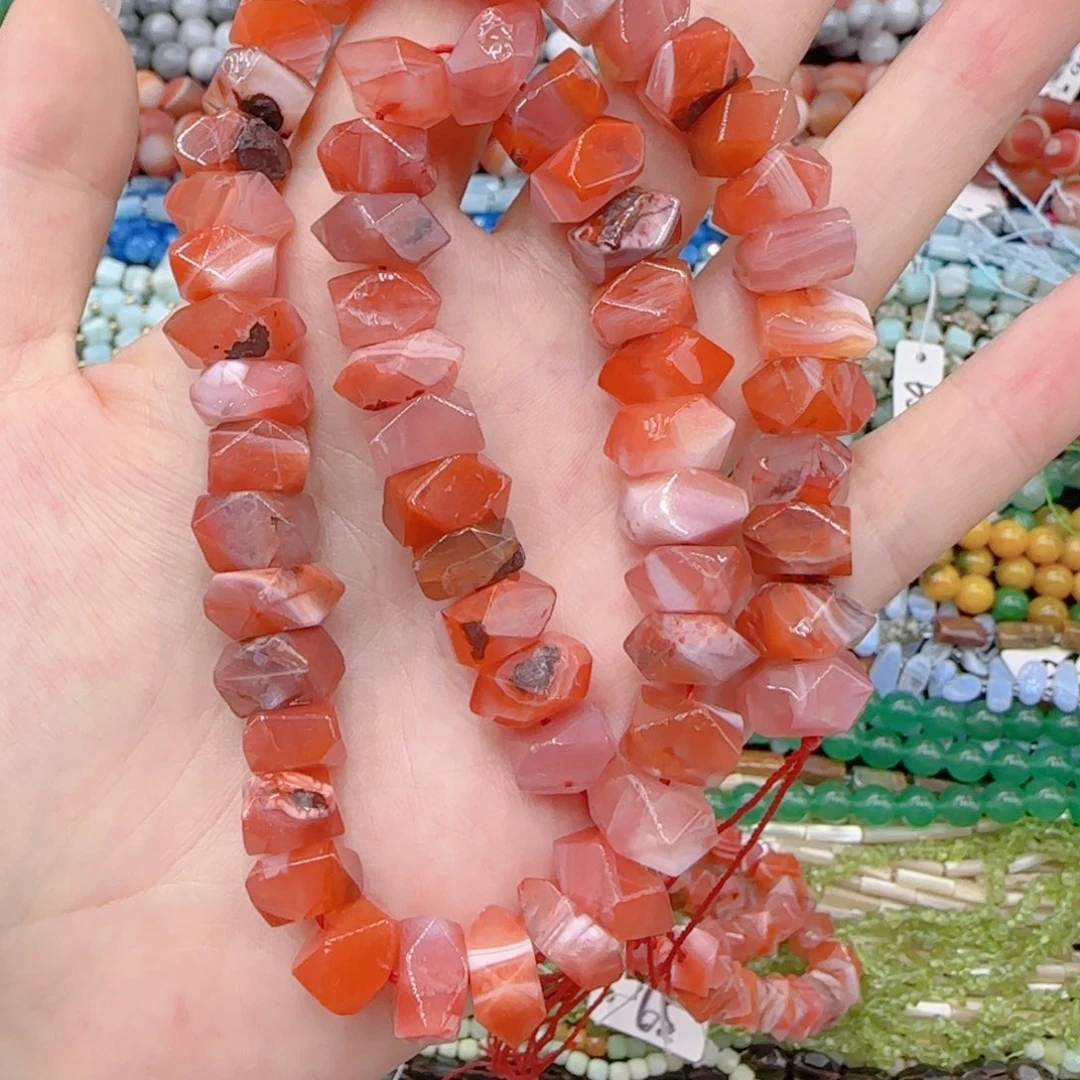 玛瑙/玉髓未镶嵌珠宝半成品飘花南红冲角一条