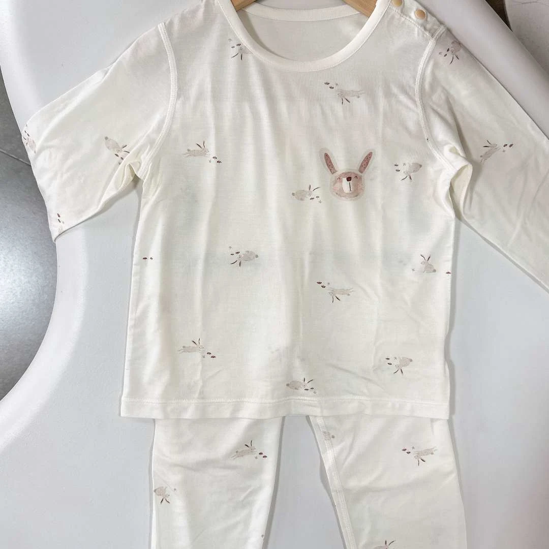 LU-【2706530兔宝采蘑菇】艾草莫棉家居服肩扣套装